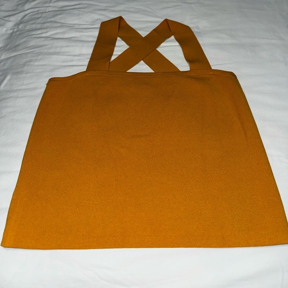 Back Criss Cross Top - Picture 2 of 5